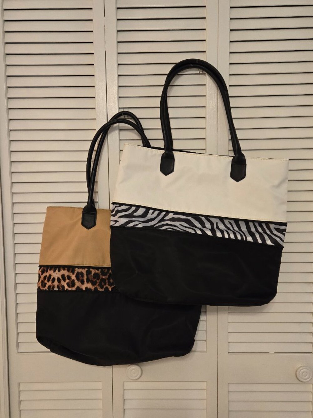 Bundle of 2 Avon Adjustable Size Tote Bags